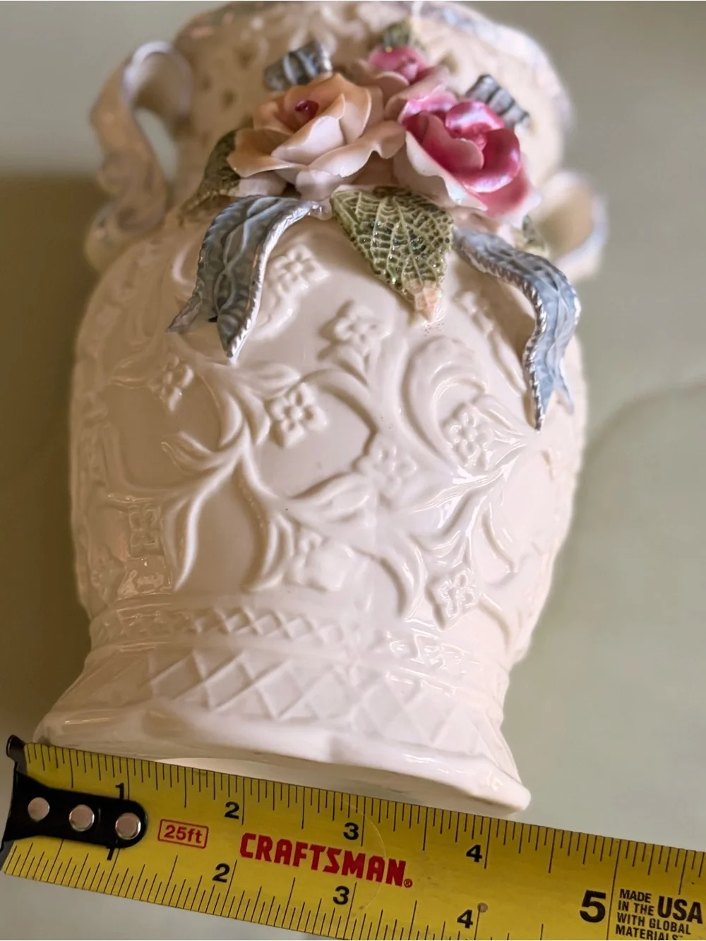 N/A elegant cream